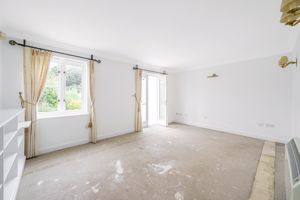 Sitting Room - click for photo gallery